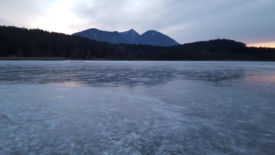 Spiegeleis am Turnersee in der KLAR!-Region Südkärnten.