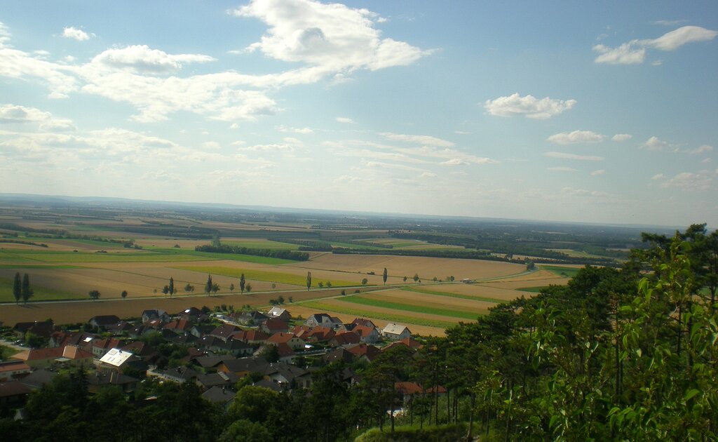 Blick über die Region von einer Erhebung aus